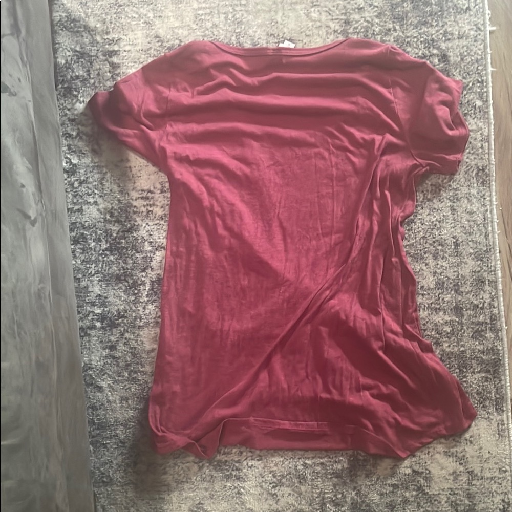 Lula Roe Red t-shirt - Picture 4 of 4